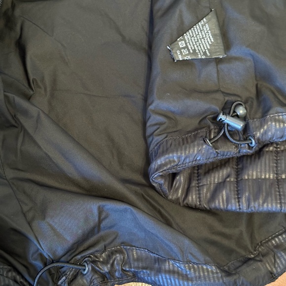 Helly Hansen Mountain Microlight Black Puffer Jacket - Women’s XS - Picture 8 of 9